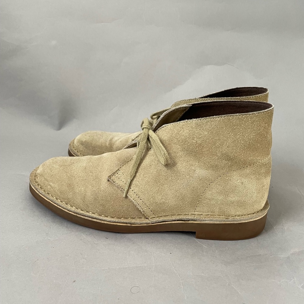 Clarks chukka boot size 8.5 Mens